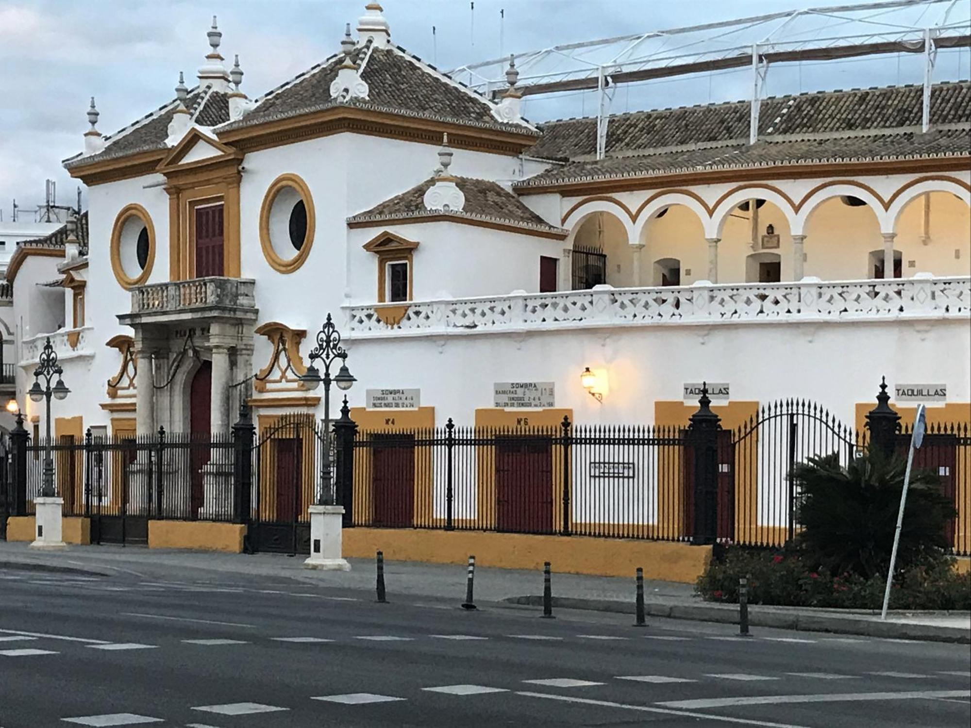 Ad21Sevilla - Suite Exterior photo